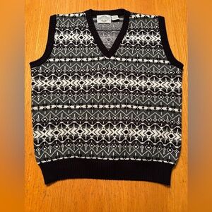 Unisex V-Neck Fair Isle Knit Sweater Vest